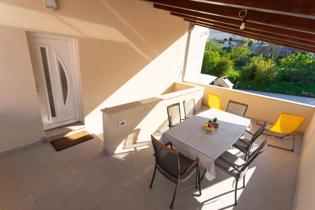 Apartman Marel Žrnovnica Exteriör bild