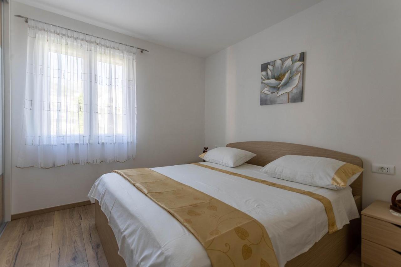 Apartman Marel Žrnovnica Exteriör bild